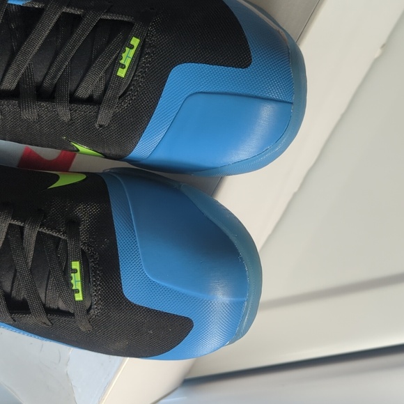 Nike LeBron IX (10.5M) - Picture 11 of 16